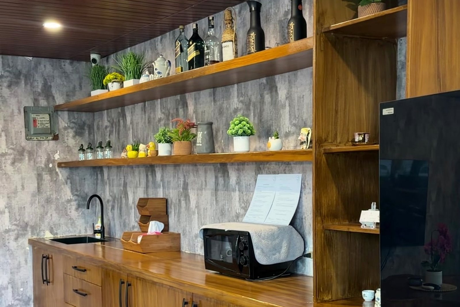 Open shelving and pantry nook